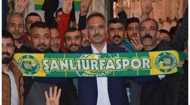 Şanlıurfaspor taraftarlarından Kuş'a sevgi seli!