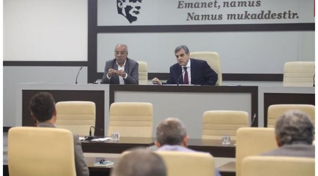 Başkan Beyazgül Büyükşehir yönetimiyle toplantı düzenledi