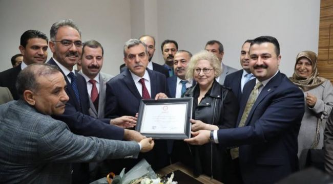 Beyazgül, mazbatasını aldı