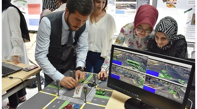 Geleceğin mühendisleri projelerini yarıştırdı