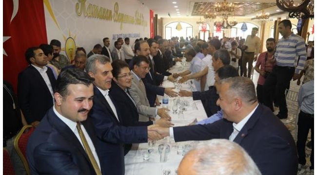 AK Parti'de coşkulu bayram kutlaması