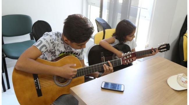 Haliliye'de gençler müzik ile tanışıyor