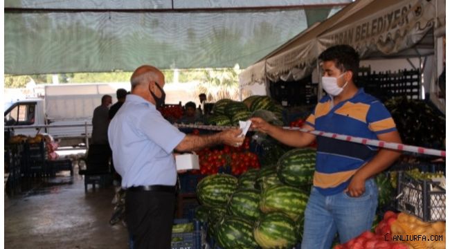 Harran'da esnaf ve vatandaşa maske dağıtıldı