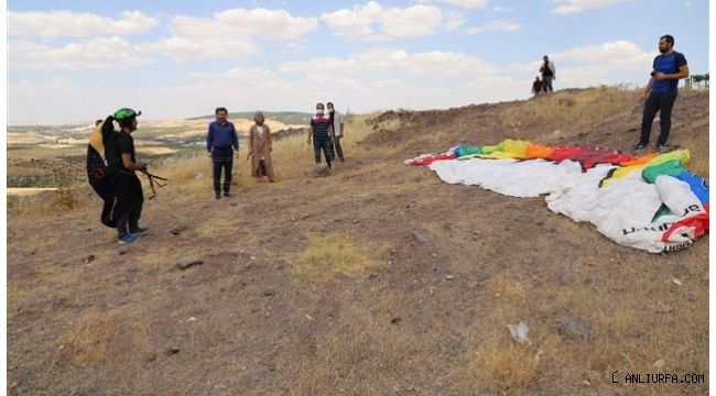 Karaköprü'de yamaç paraşütü yaptılar