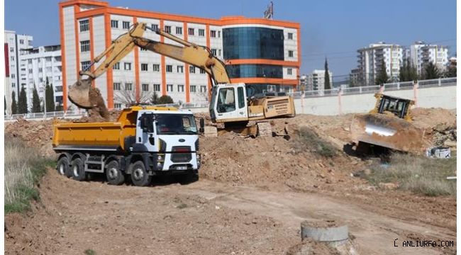 Karaköprü'de yol ağı genişliyor