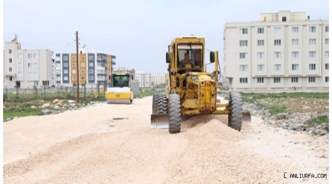 Haliliye'de yol çalışmaları gece gündüz sürüyor