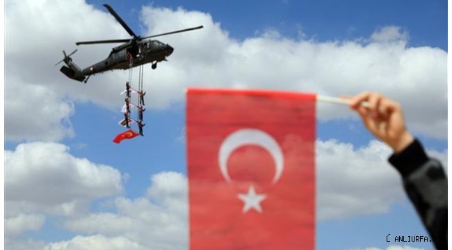 Solo Türk ve JÖAK Üzüm Salkımından Muhteşem Gösteri