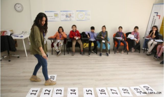 Karaköprü'de çocuklar yeni metotlarla ingilizce öğreniyor