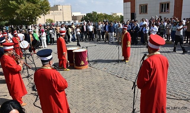 63 Metre'lik Çiğ Köfte! Harran Üniversitesi Oryantasyon Günleri Devam Ediyor