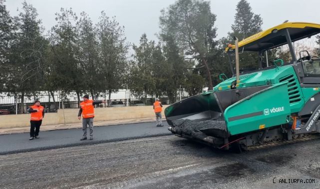 Büyükşehir'den Emniyet Caddesi'nde Sıcak Asfalt Çalışması