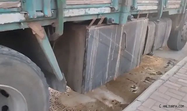 2 aydır aynı yerde duruyor! Urfa'daki kamyon tedirginlik yarattı!