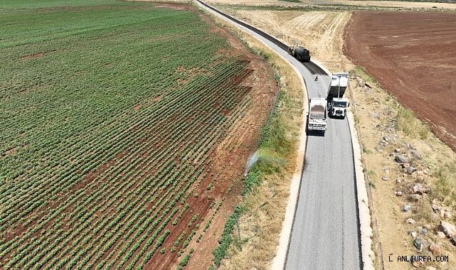 Büyükşehir'den Hilvan Kırsalında Sathi Kaplama Asfalt Çalışması