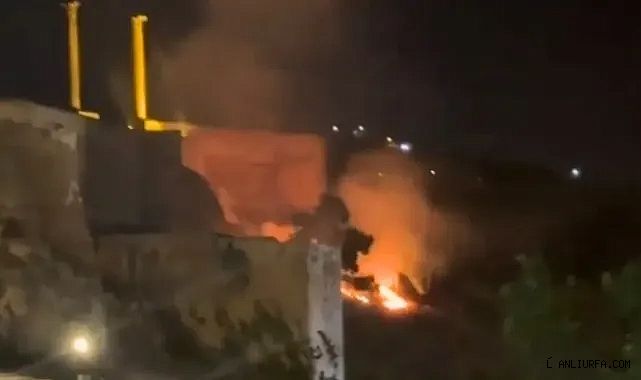 Urfa Kalesi civarında yangın çıktı!