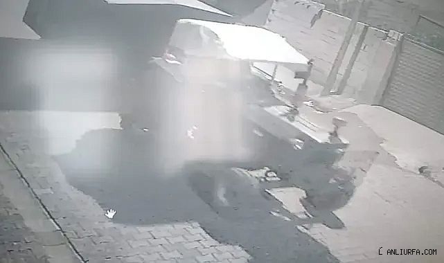 Urfa'da park halindeki traktör çalındı!