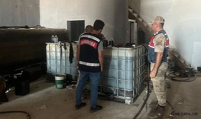 Urfa'daki depoya baskın! Jandarma ele geçirdi!