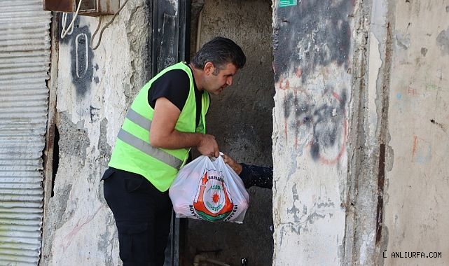 Büyükşehir'den Nar Hasadı Dar Gelirli Ailelerin Hanelerine Kadar Ulaştırılıyor