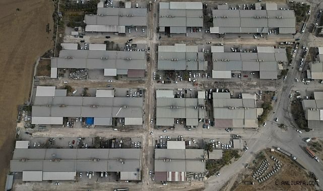 Birecik'te Yollar Büyükşehir Belediyesi İle Yenileniyor