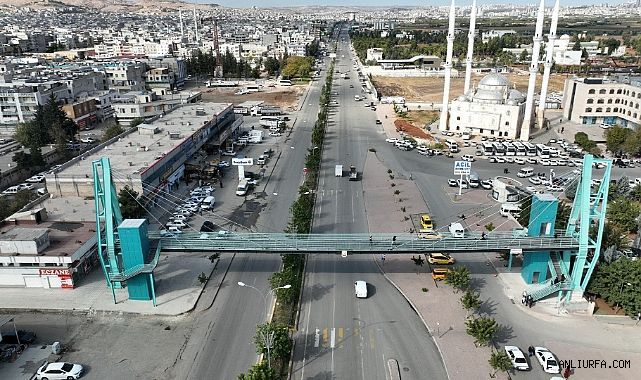 Büyükşehir Asansörlü Modern Yaya Üstgeçidini Tamamladı