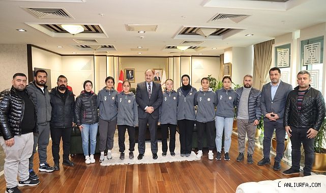 Başkan Gülpınar, Saldırıya Uğrayan Kadın Hentbolculara Sahip Çıktı
