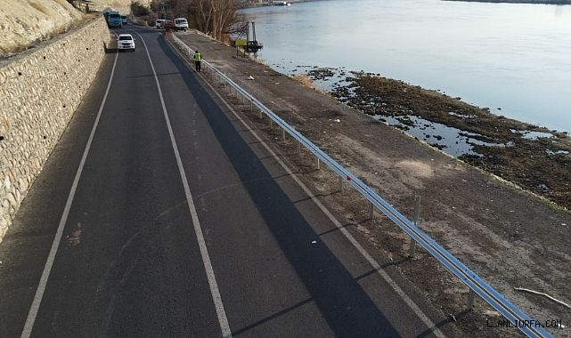 Şanlıurfa Büyükşehir Belediyesi Halfeti-birecik Yolunda Trafik Güvenliğini Artırıyor