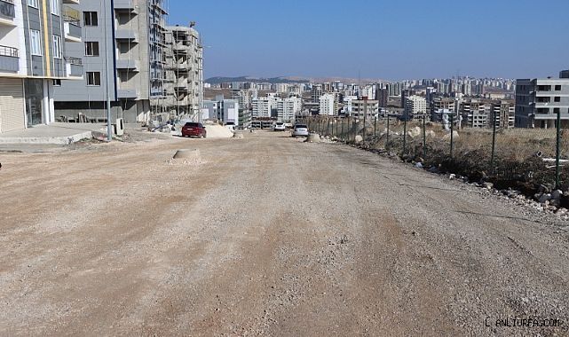 Şanlıurfa Büyükşehir Belediyesi yol ağını güçlendirmeye devam ediyor!