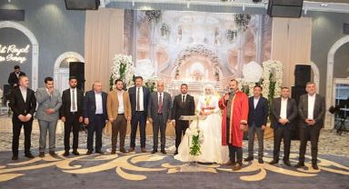 Siyasileri ve Bürokratları Bir Araya Getiren Düğün