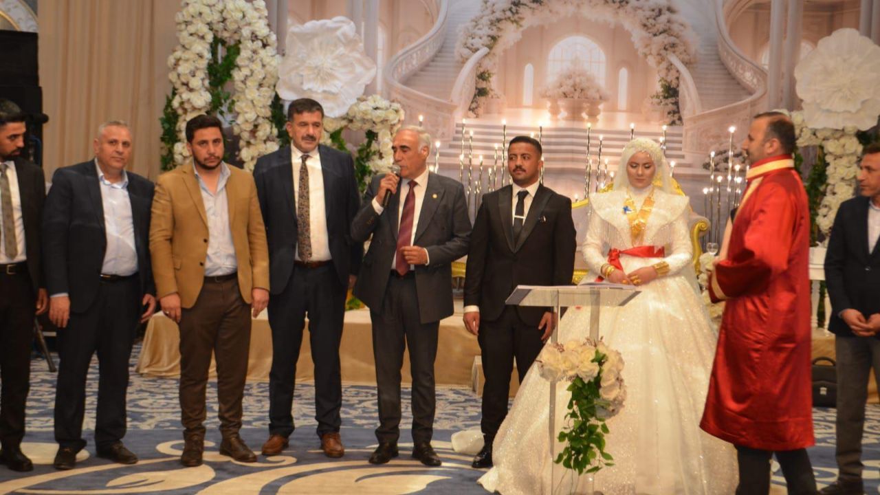 Siyasileri ve Bürokratları Bir Araya Getiren Düğün