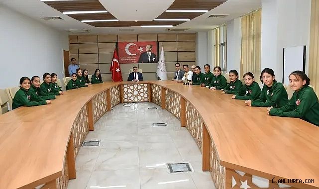 Yıldız Kız Takımından İl Millî Eğitim Müdürü Sultanoğlu'na Ziyaret