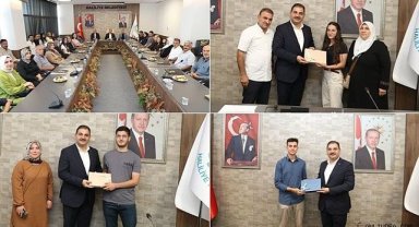 Başkan Canpolat, Dereceye Giren Öğrencileri Ödüllendirdi