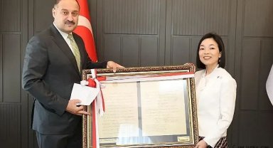 Başkan Gülpınar'dan Prenses Mikasa'ya asırlık hediye