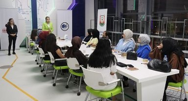 Büyükşehir Belediyesi, Afetten Etkilenen Gençlerin Güçlendirilmesi Programına Ev Sahipliği Yapıyor