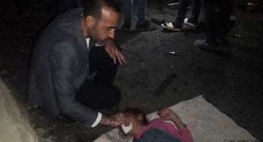 Şanlıurfa'da Minibüs ile Otomobil Çarpıştı: Yaralılara Milletvekili Ferit Şenyaşar Müdahale Etti