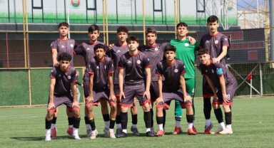 Karaköprü Belediyespor U-16 Takımı Namağlup Şampiyon Oldu