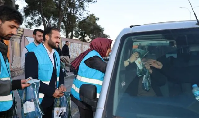 Ramazan'da Trafikteki Vatandaşlara İftar İkramı Dağıtıldı