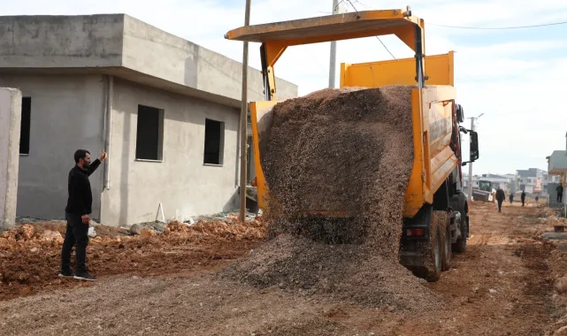 Viranşehir'de Hürriyet Mahallesi'nde Yol Onarım Çalışmaları Başladı