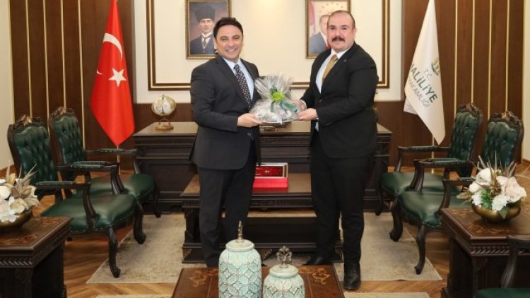 Haliliye Ülkü Ocakları Başkanı, Kaymakam Şahin'i Ziyaret Etti