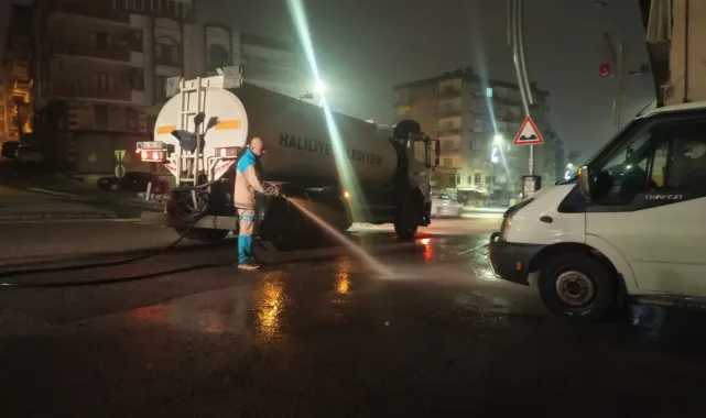 Haliliye'de Sağanak Yağışla Mücadele: Ekipler Mazgalları Temizliyor