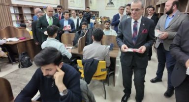 Osmanağaoğlu'ndan Karaköprü Merkez Kütüphanesi'ne Ziyaret