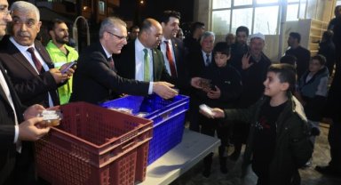 Ramazan Bereketi Paylaşıldı: Tatlı İkramı Vatandaşlarla Buluştu