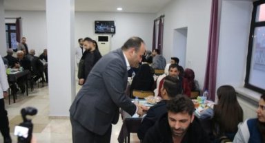 Şanlıurfa İl Sağlık Müdürü Erhan Berk, Hastane İftar Programına Katıldı