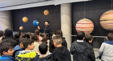 Şanlıurfa'da Öğrenciler Battani Bilim Merkezi'nde Bilimin Işığında Geleceğe Adım Attı