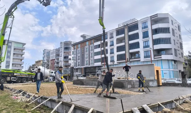 Siverek'te Kültür Park'ta Sahne Yapım Çalışmaları Sürüyor