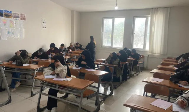 Siverek'te Öğrencilere Yönelik TYT Deneme Sınavı Düzenlendi