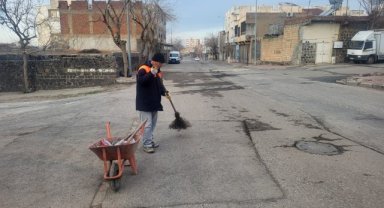 Siverek'te Temizlik Ekipleri Sabahın Erken Saatlerinde Görev Başında