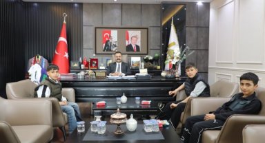 Viranşehir Eş Başkanı Serhat Dicle İnan Çocuklarla Buluştu