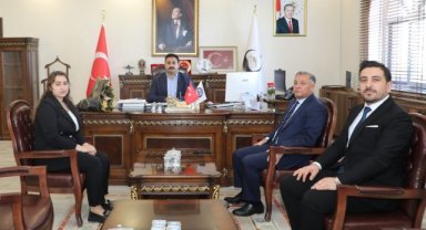 Viranşehir Kaymakamı Kemal Ülkü'den Kütüphane Haftası Ziyareti