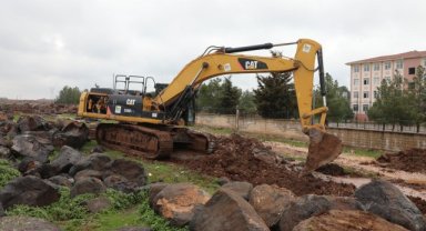 Viranşehir Kültür Merkezi Yenileniyor: Eşbaşkan İnan Sahada İnceleme Yaptı