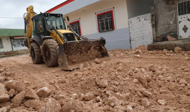 Viranşehir'de Hürriyet Mahallesi Barbaros Caddesi'nde Yol Düzenleme Çalışması Tamamlandı