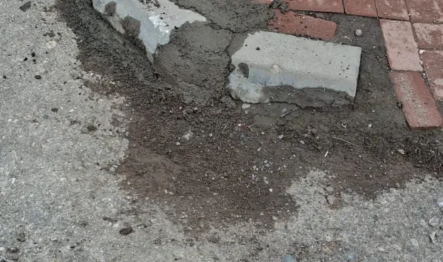Viranşehir'de Sel Sonrası Kaldırım Onarım Seferberliği Başladı