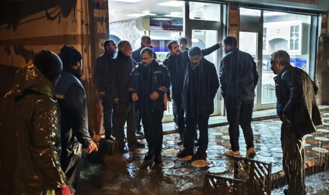Viranşehir'de Yoğun Yağışla Mücadele: Eş Başkan İnan Sahada